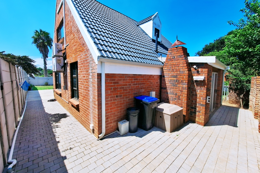 4 Bedroom Property for Sale in Noorsekloof Eastern Cape